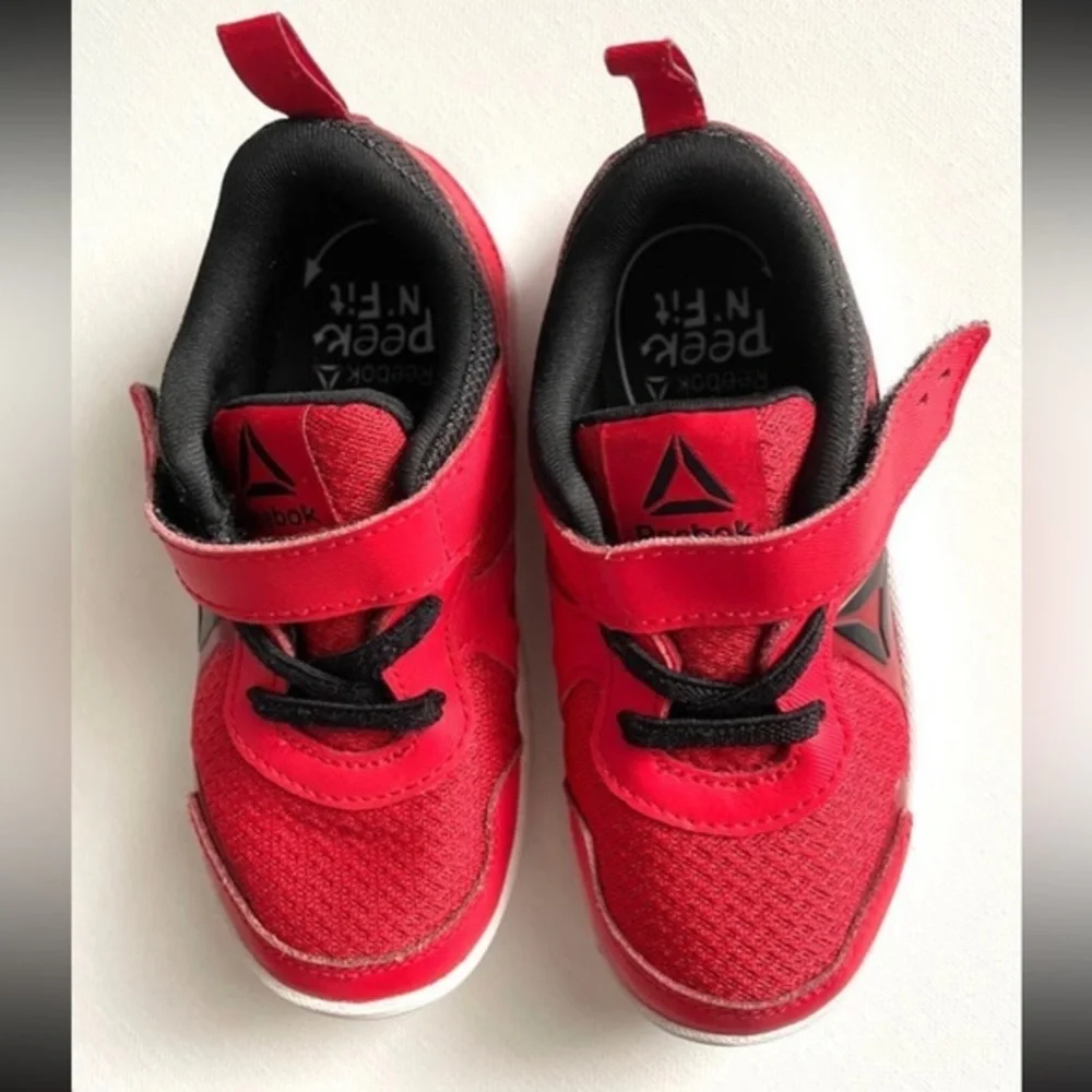 Reebok Red Sneakers Peek N’‎ Fit Adjustable Toddler size 8